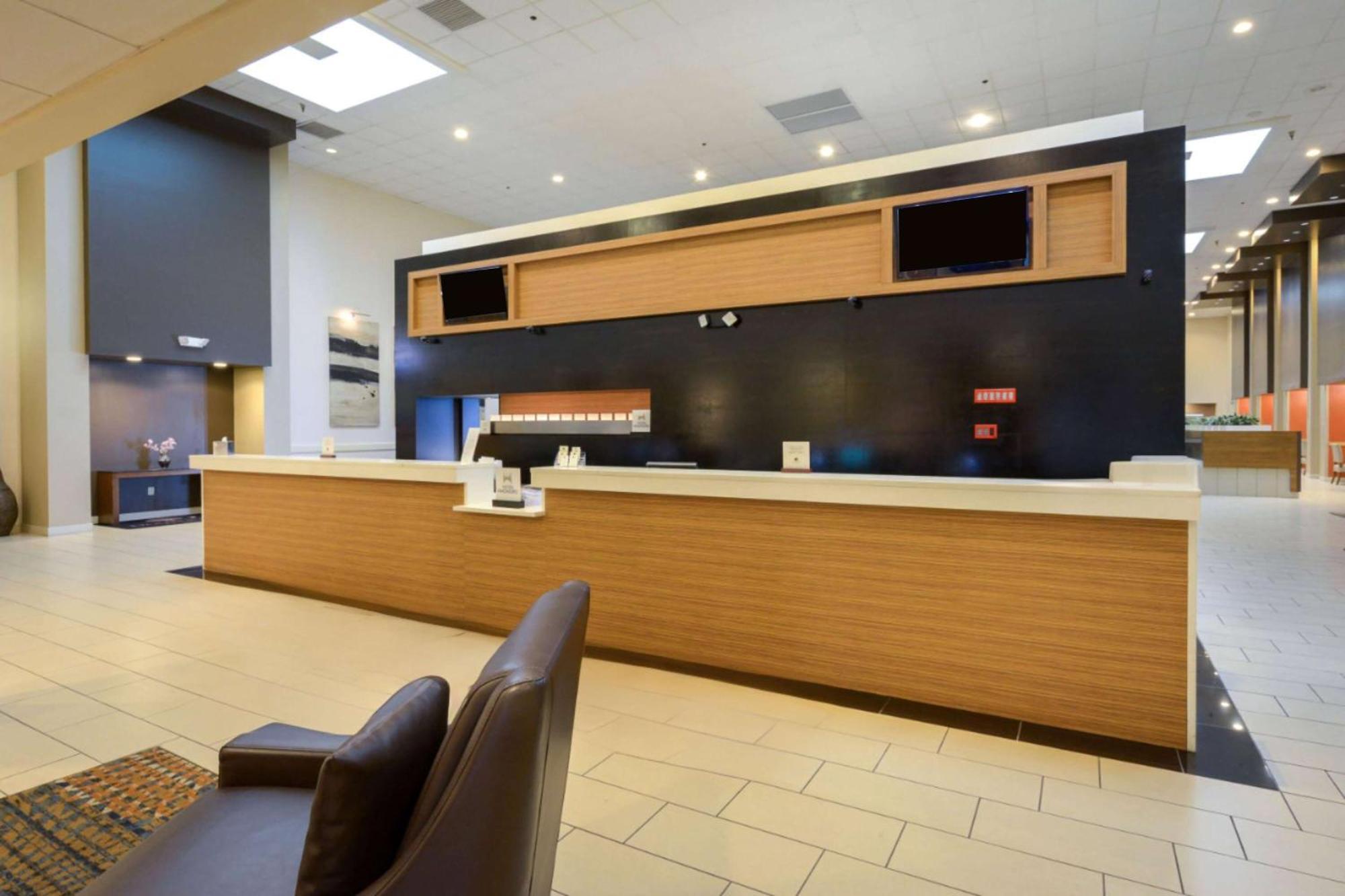 Wyndham Columbus Hotel Worthington Eksteriør billede